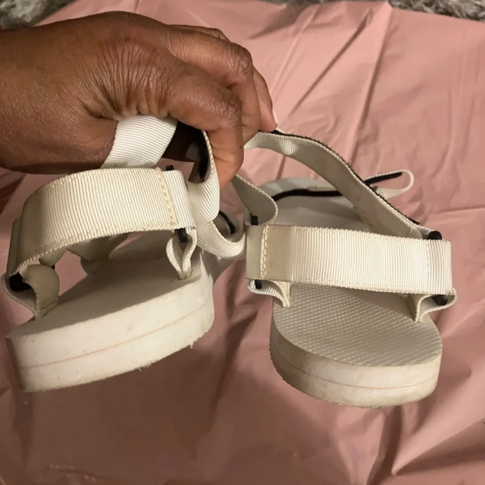 Sandals - Picture 3 of 3